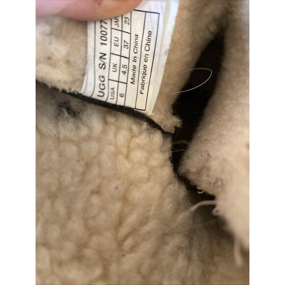 UGG Boots Womens 6 Caspia Ankle Bootie Matte Black Leather Shearling Fur - Picture 12 of 15